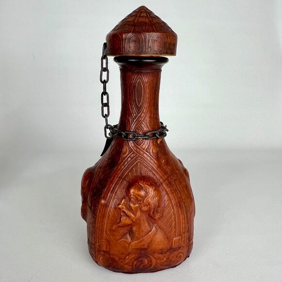 Vintage Jeyre Embossed Leather Don Quixote Decanter Wine Whiskey Spain set of 2 - Picture 10 of 16